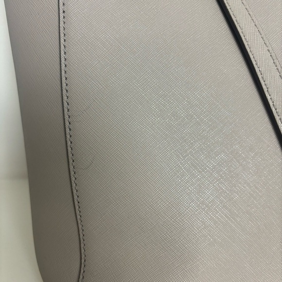 Tory Burch Emerson Large Tote - Picture 5 of 12